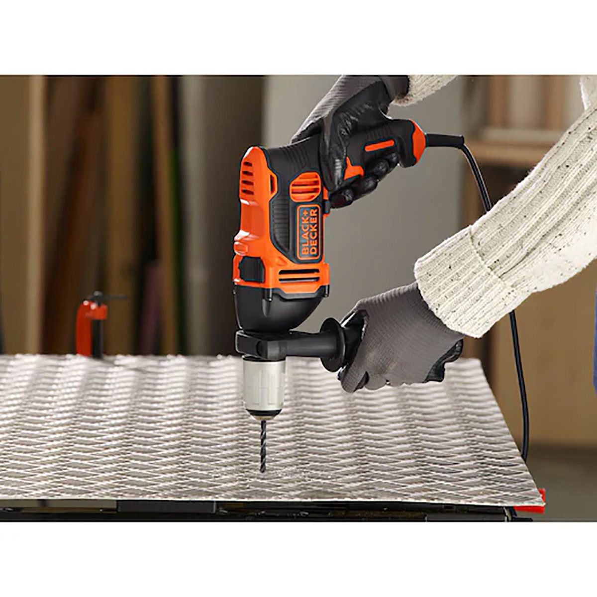 Taladro Percutor 850W BLACK + DECKER con 6 brocas, empuñadura lateral y maletín - BEH850K Naranja / Negro-6