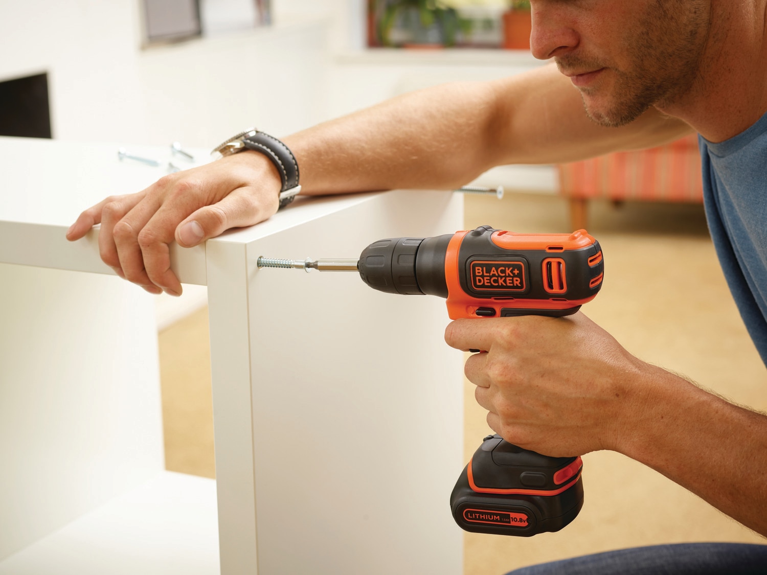 Taladro Atornillador 10,8V BLACK + DECKER sin ajuste de par con 1 batería 1,5Ah de Lítio y cargador 2A - BDCD12 Naranja / Negro-5