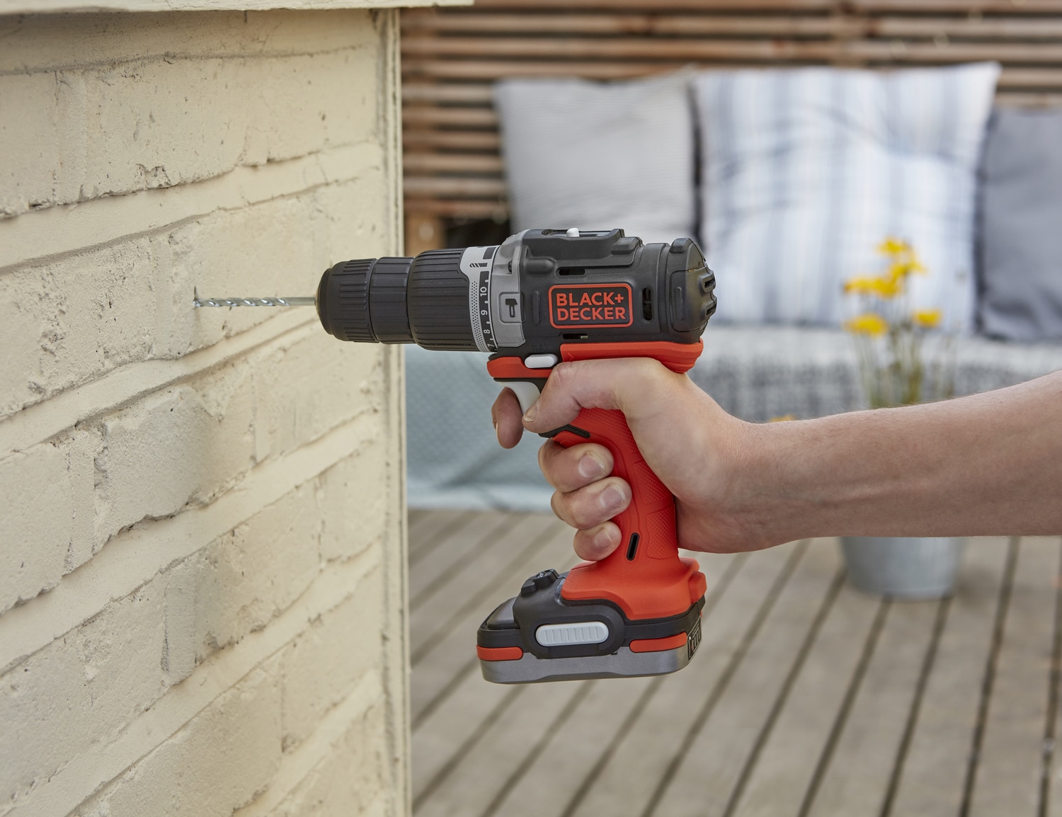 Taladro Percutor 12V BLACK + DECKER con 1 batería USB 1,5Ah de Lítio y cable USB - BDCHD12S1-XJ Naranja / Negro-3