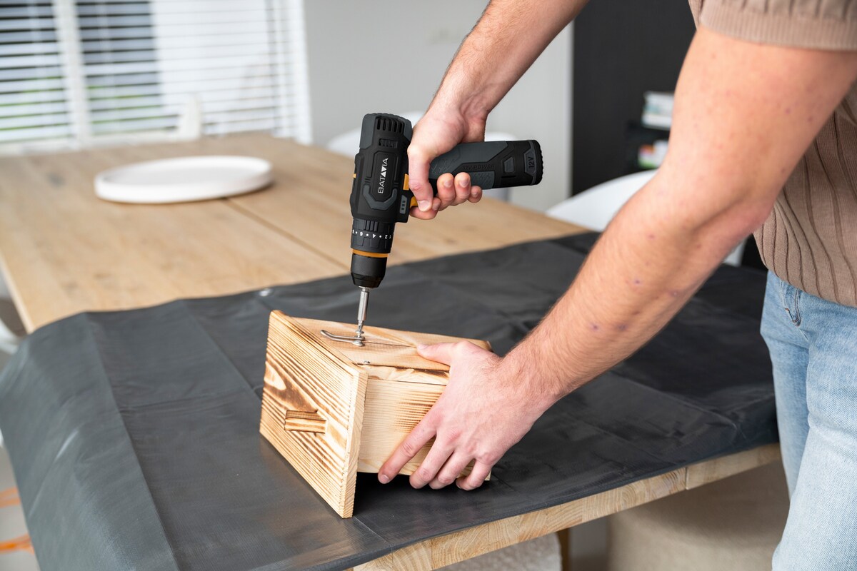 Set taladro atornillador Batavia con función percutora a batería 12V FIXXPACK T Negro-10