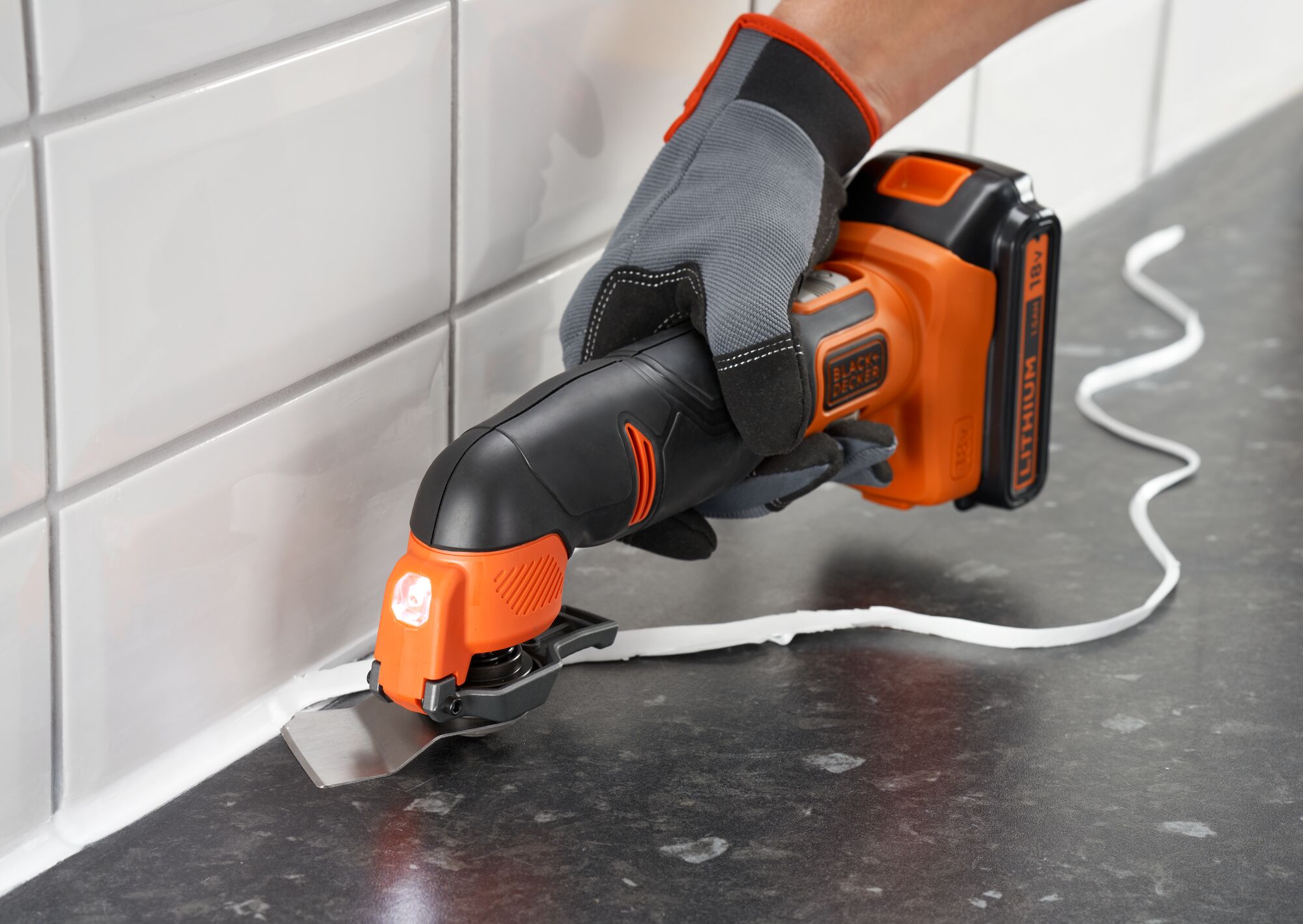 Multi-Herramienta Oscilante 18V + 20 Accesorios + Batería + Cargador + Maletín Naranja / Negro-2