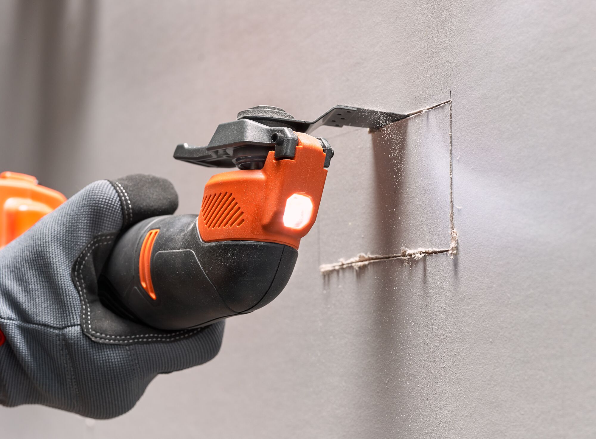 Multi-Herramienta Oscilante 18V + 18 Accesorios Naranja / Negro-2