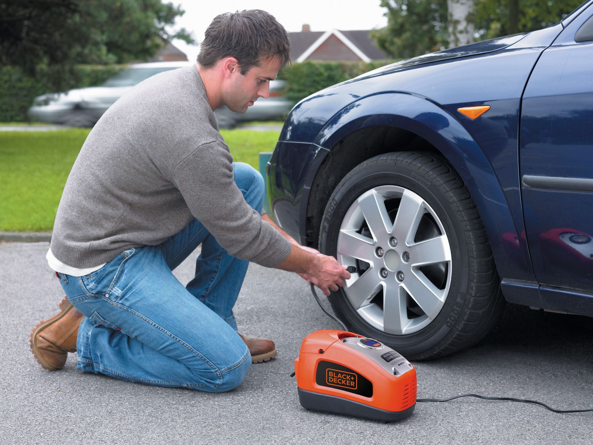 Inflador Eléctrico CA 230V / CC 12V Naranja / Negro-2
