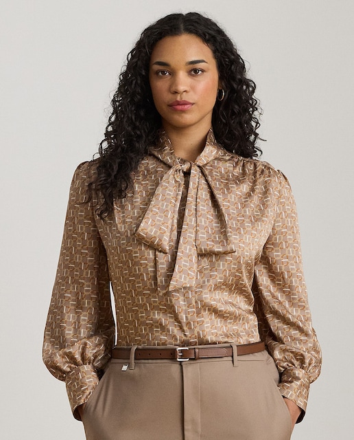 Imagem 0 de Blusa com laço no colarinho