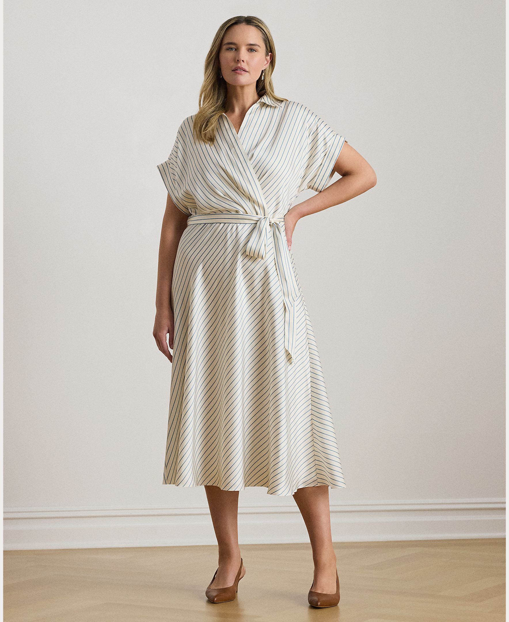 Lauren Ralph Lauren Woman - Vestido midi cruzado de manga corta.