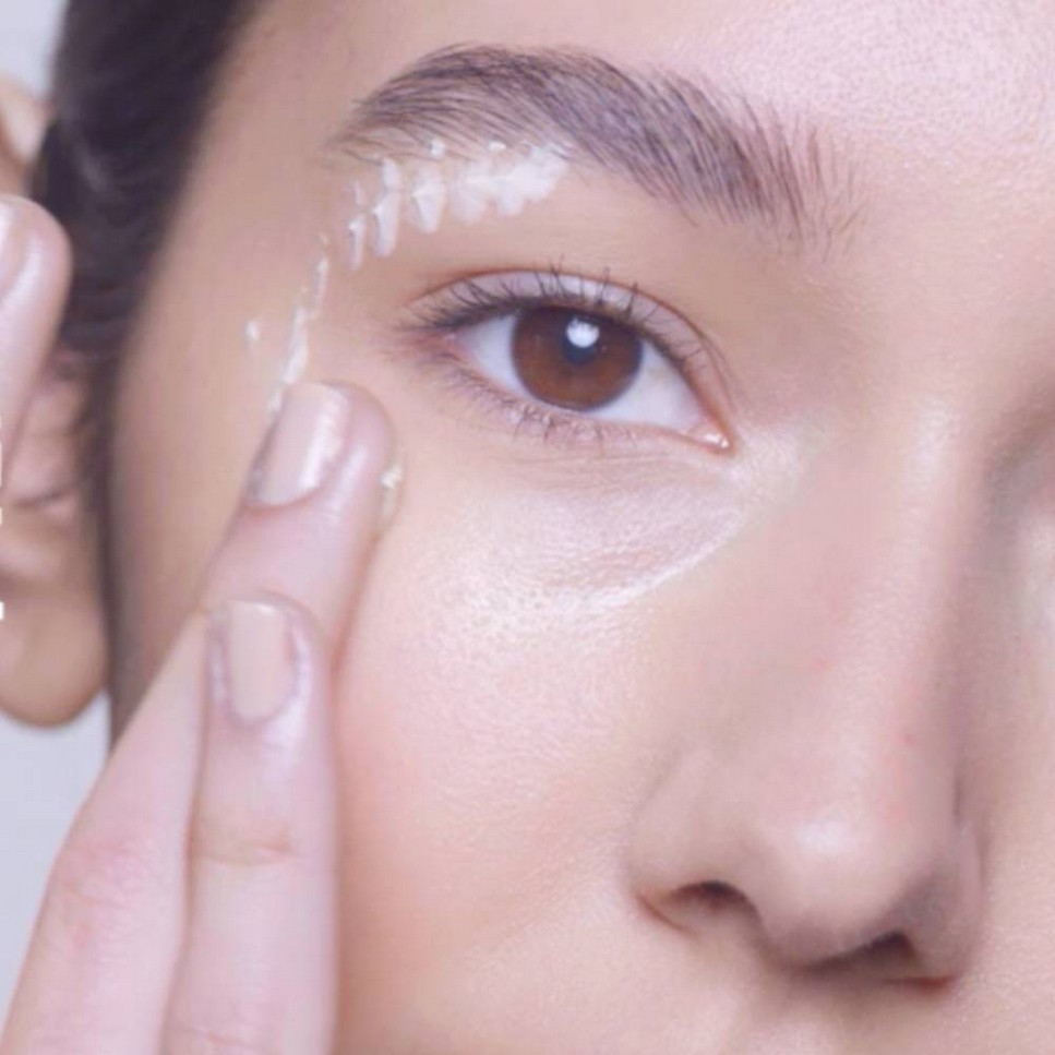 Creamy Eye Treatment with Avocado - 28 ml 4