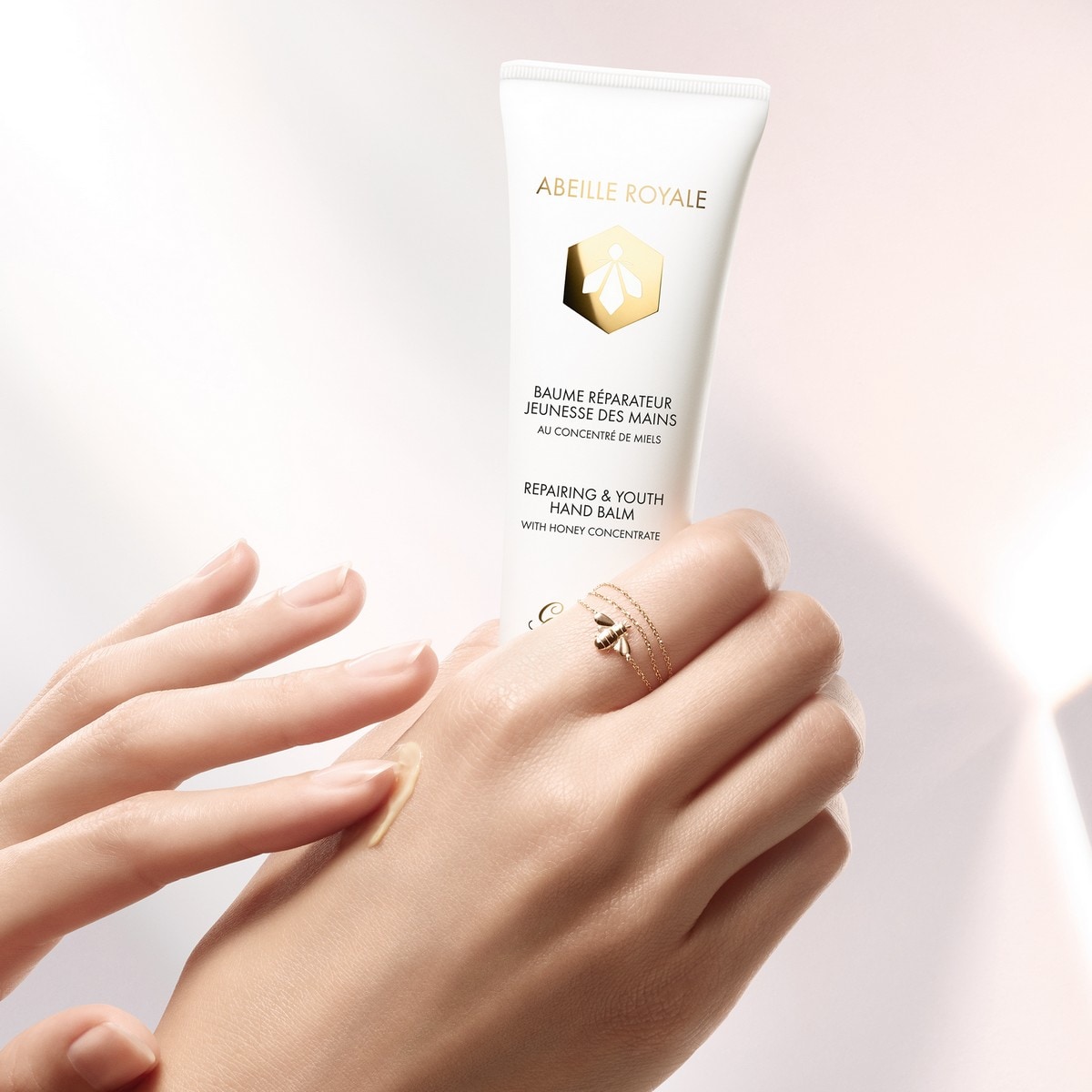 Bálsamo Reparador de Mãos Abeille Royale - 40 ml 5