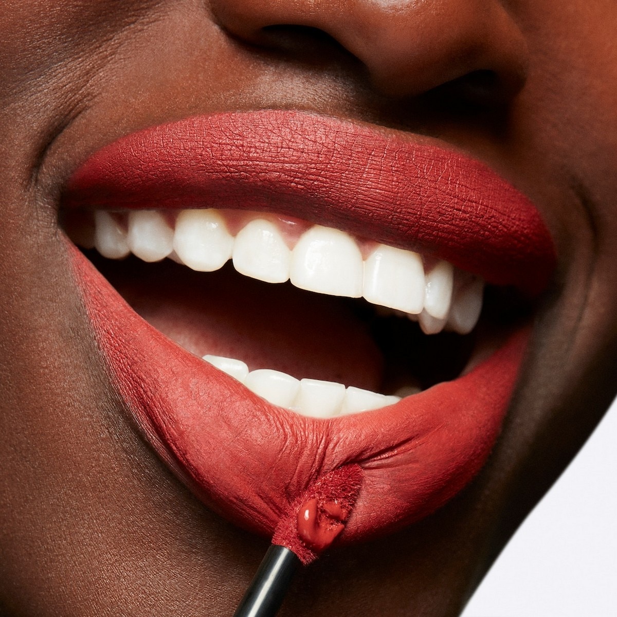 Batom Retro Matte Liquid Lipcolour - 5 ml Chili Addict-5