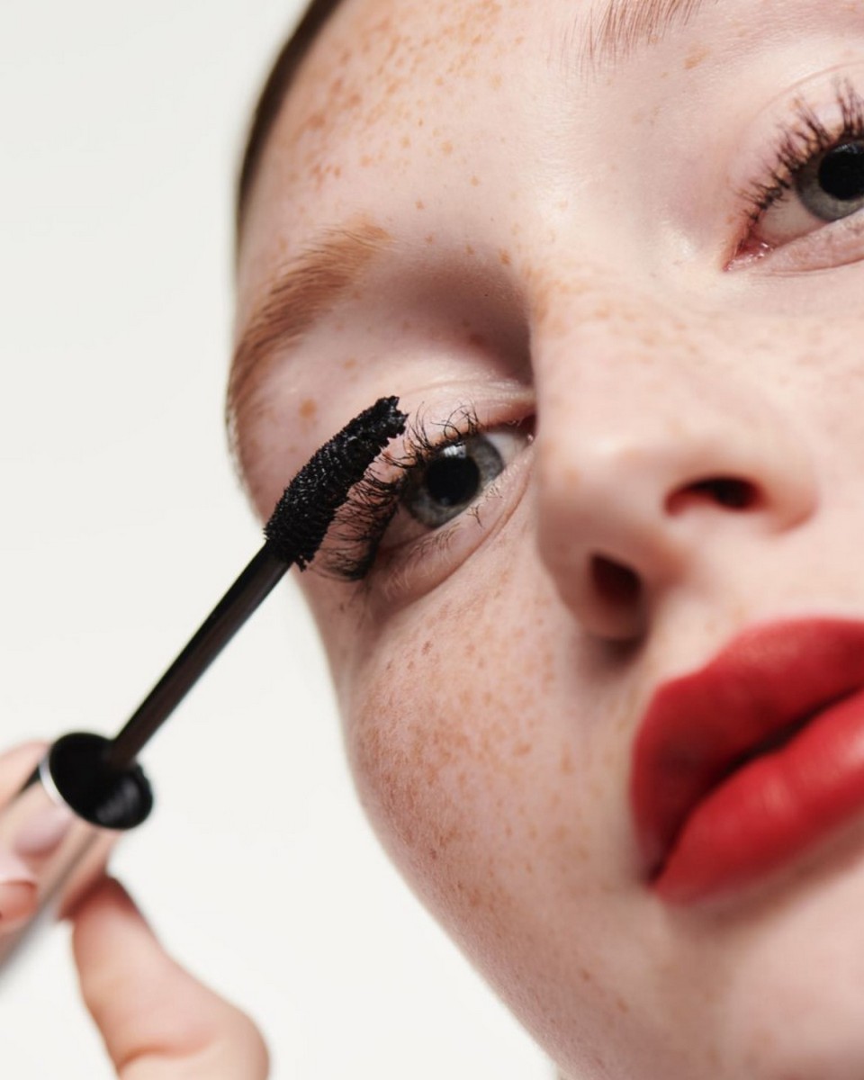 High Impact Zero Gravity™ Mascara - 8 ml 01 Black-7