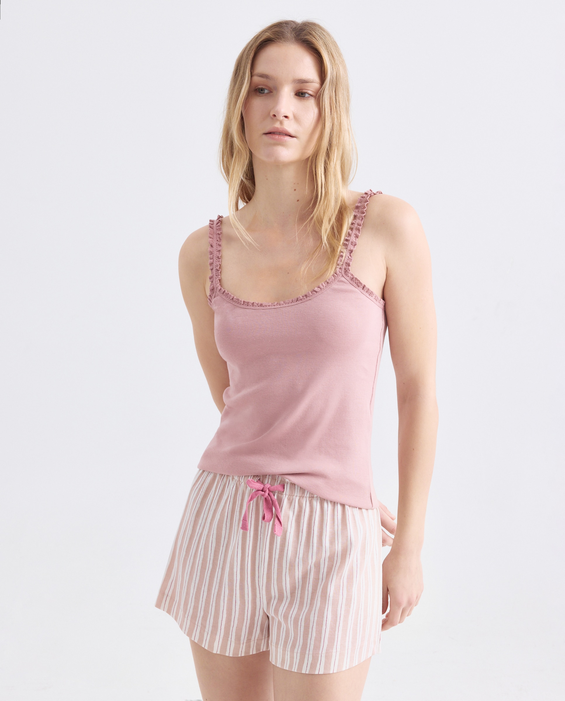 Imagen 0 de Camiseta mujer algodón tirante crochet