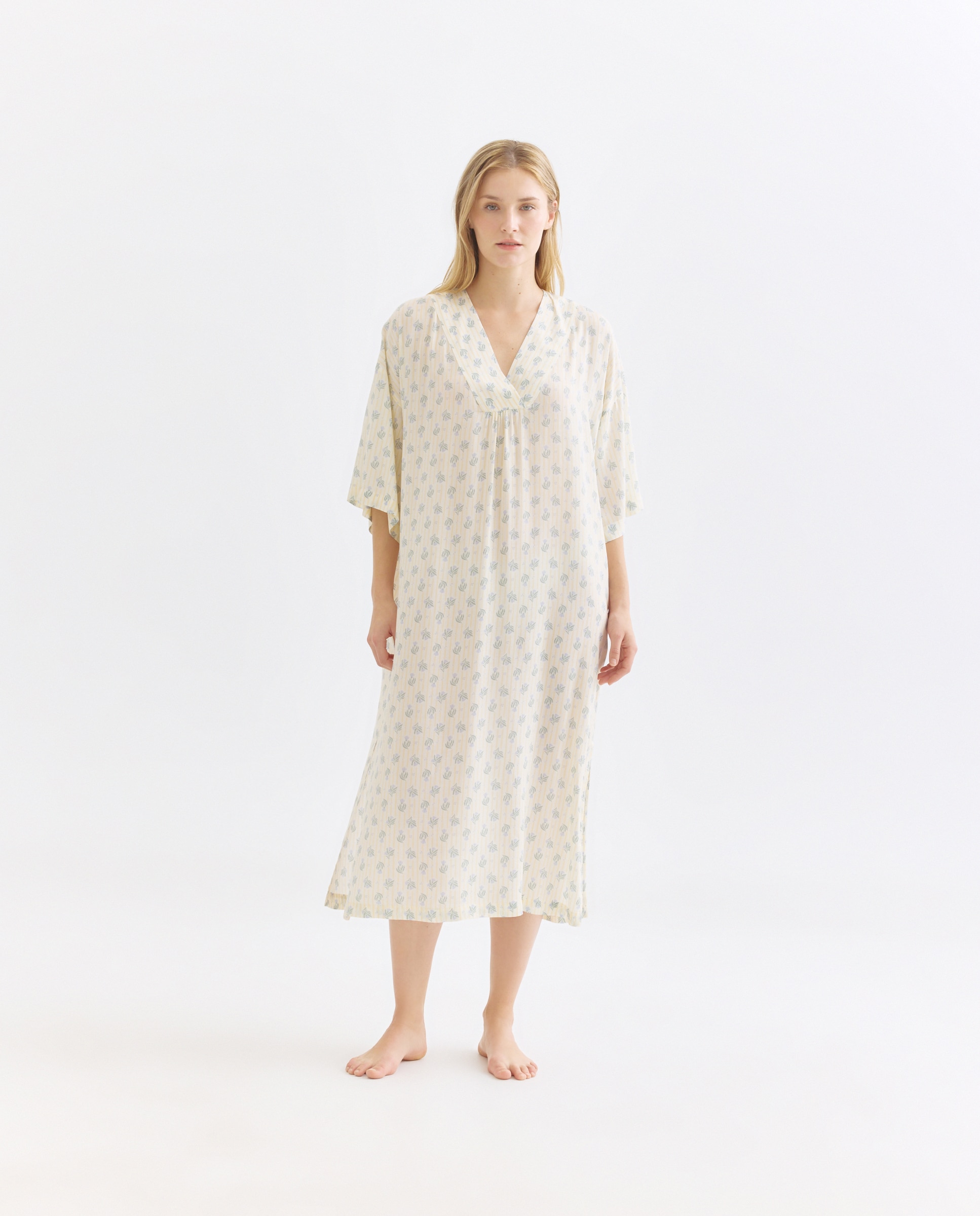 Imagen 0 de Camisón mujer túnica estampada escote pico