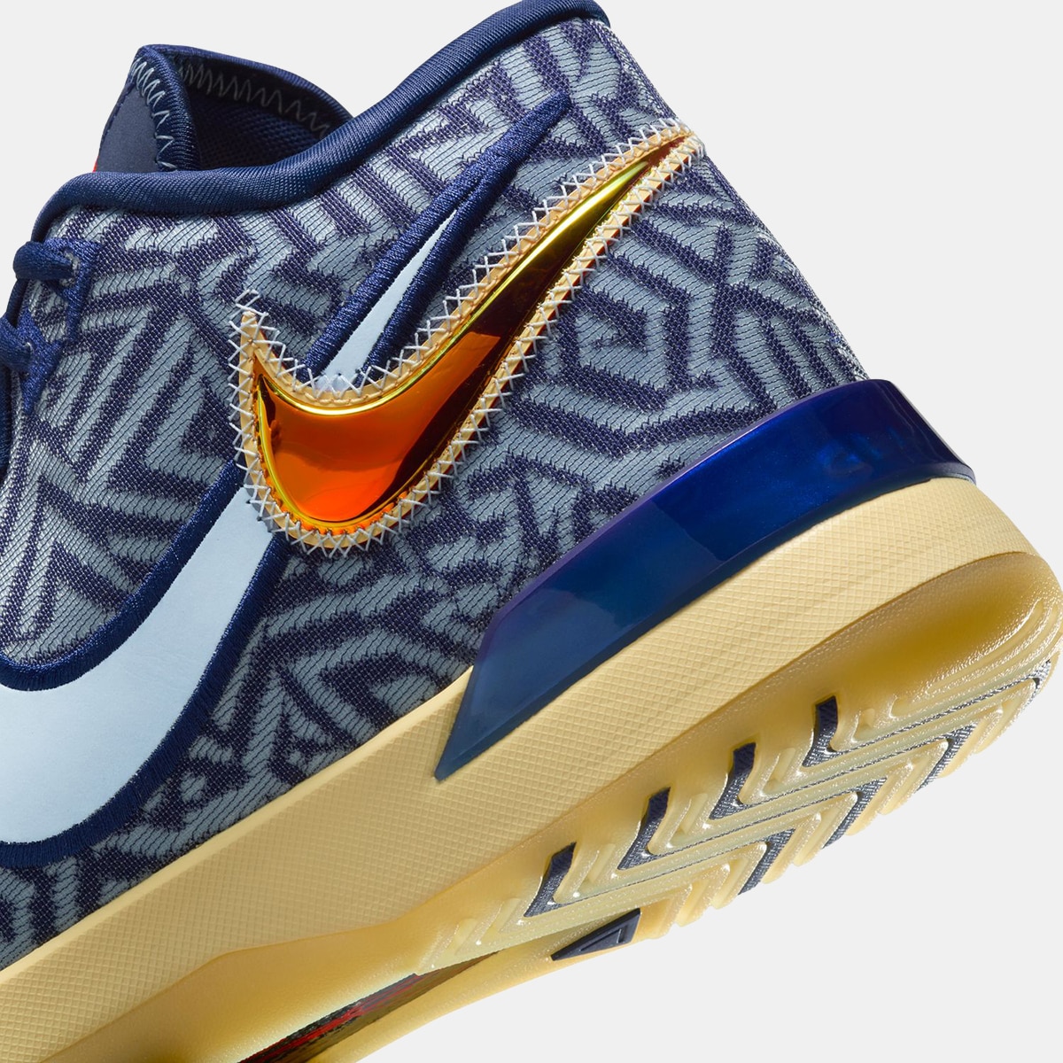 Zapatillas de baloncesto Hombre LBJ NXXT GENISUS Nike Azul marino