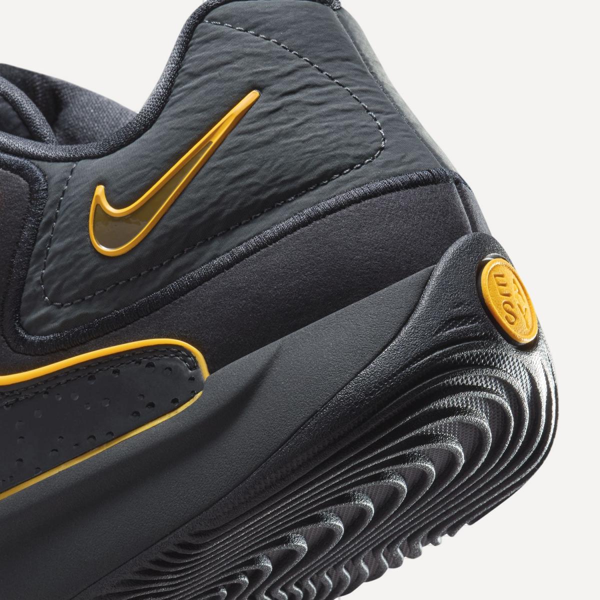 Sapatilhas de Basquetebol de Homem KD18 Preto-10