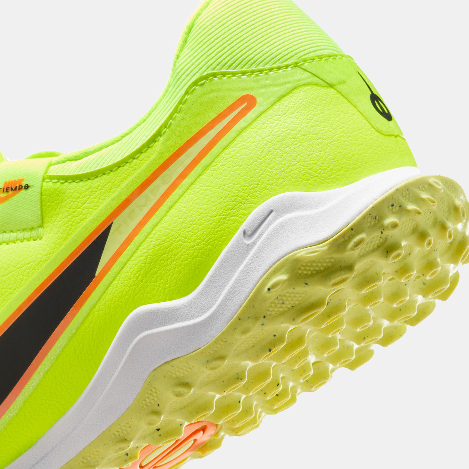 Chuteiras de Futebol Turf de Adulto Legend 10 Academy TF Amarelo-claro-10
