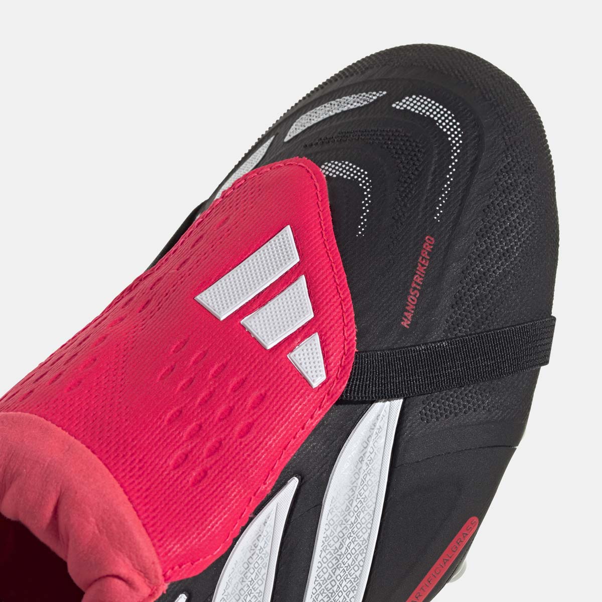Chuteiras de Futebol de Homem Predator Pro FT AG Branco / Preto-8