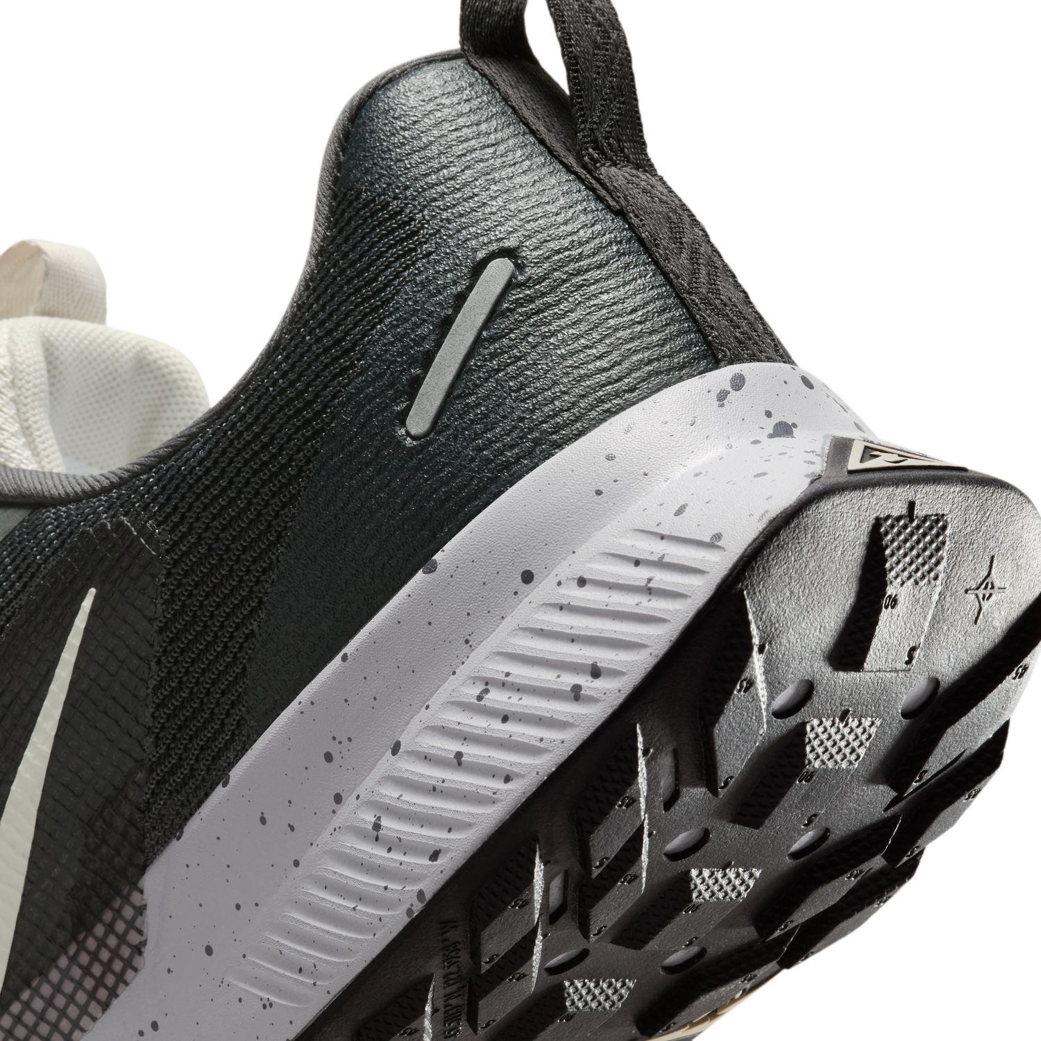 Sapatilhas de Trail Running de Homem Juniper Trail 3 Preto-13