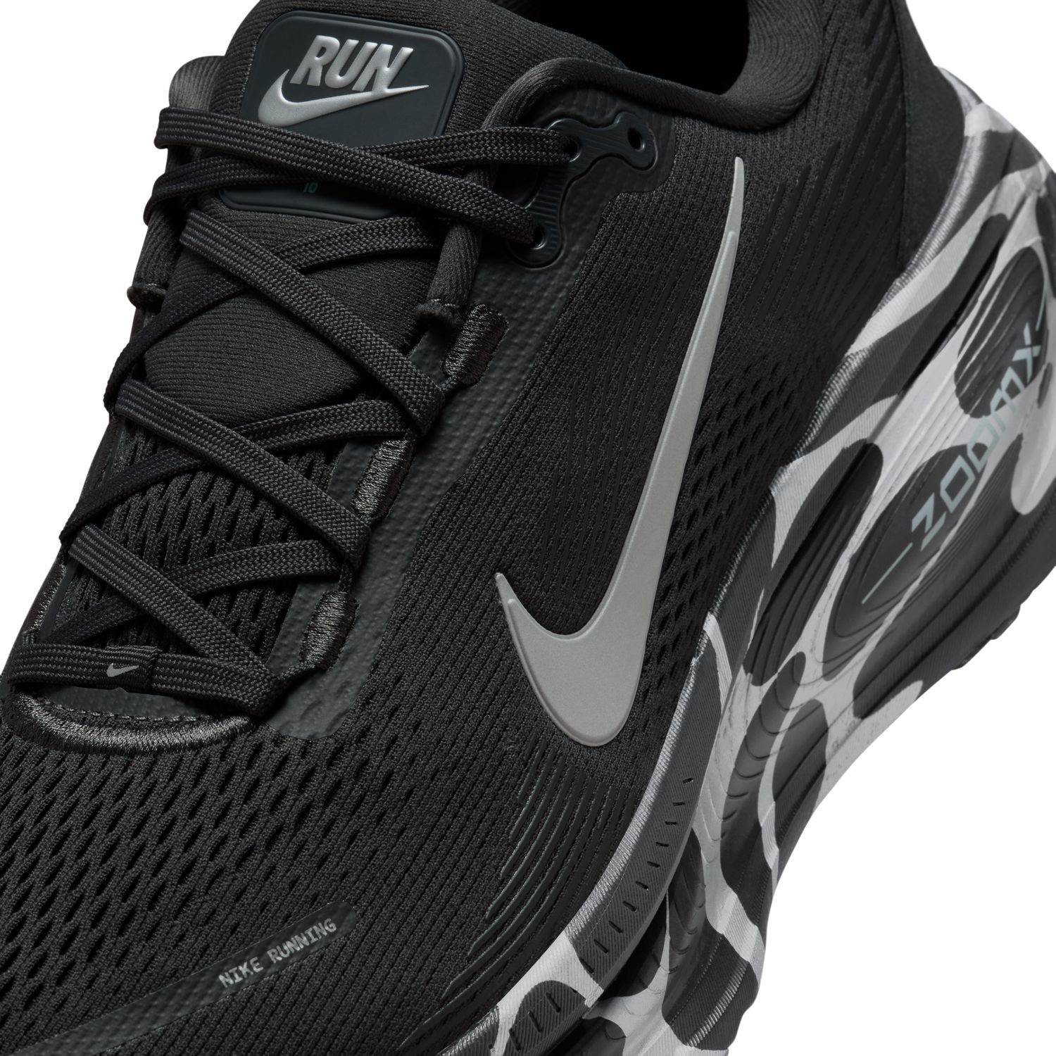 Sapatilhas de Running de Homem Vomero 18 Preto-10