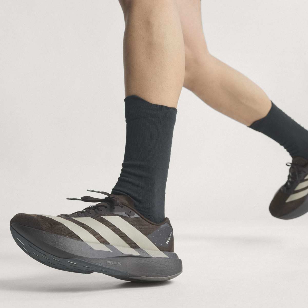 Sapatilhas de Homem Adizero Evo Sl Castanho-14