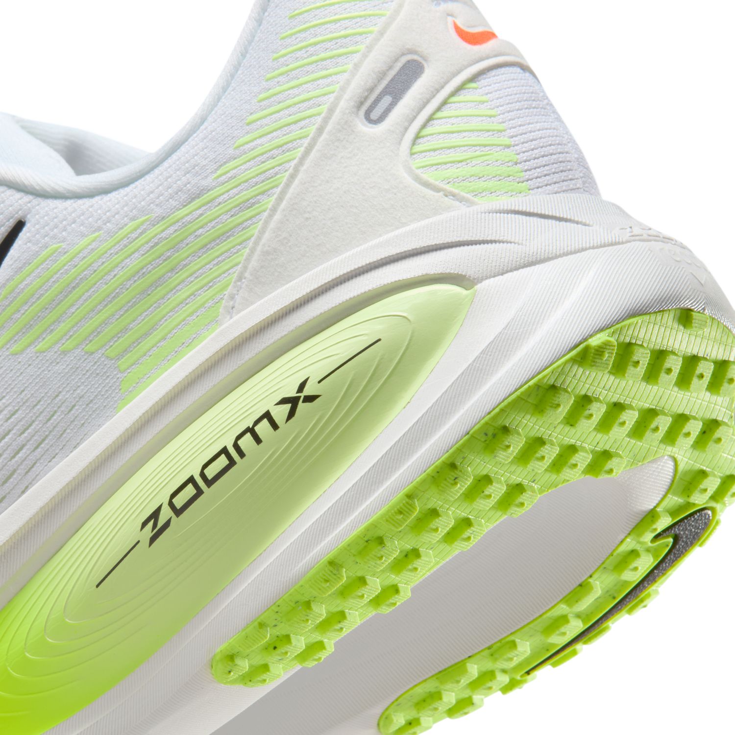 Sapatilhas de Running de Homem Vomero 18 Branco-11
