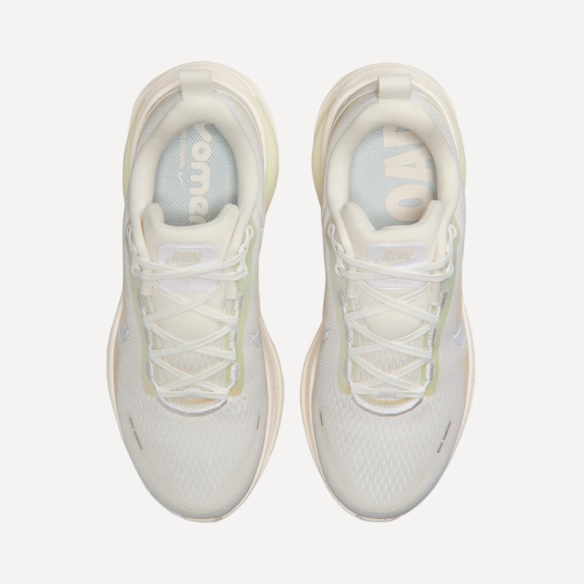 Sapatilhas de Running de Mulher W Vomero 18 ESS Branco-4