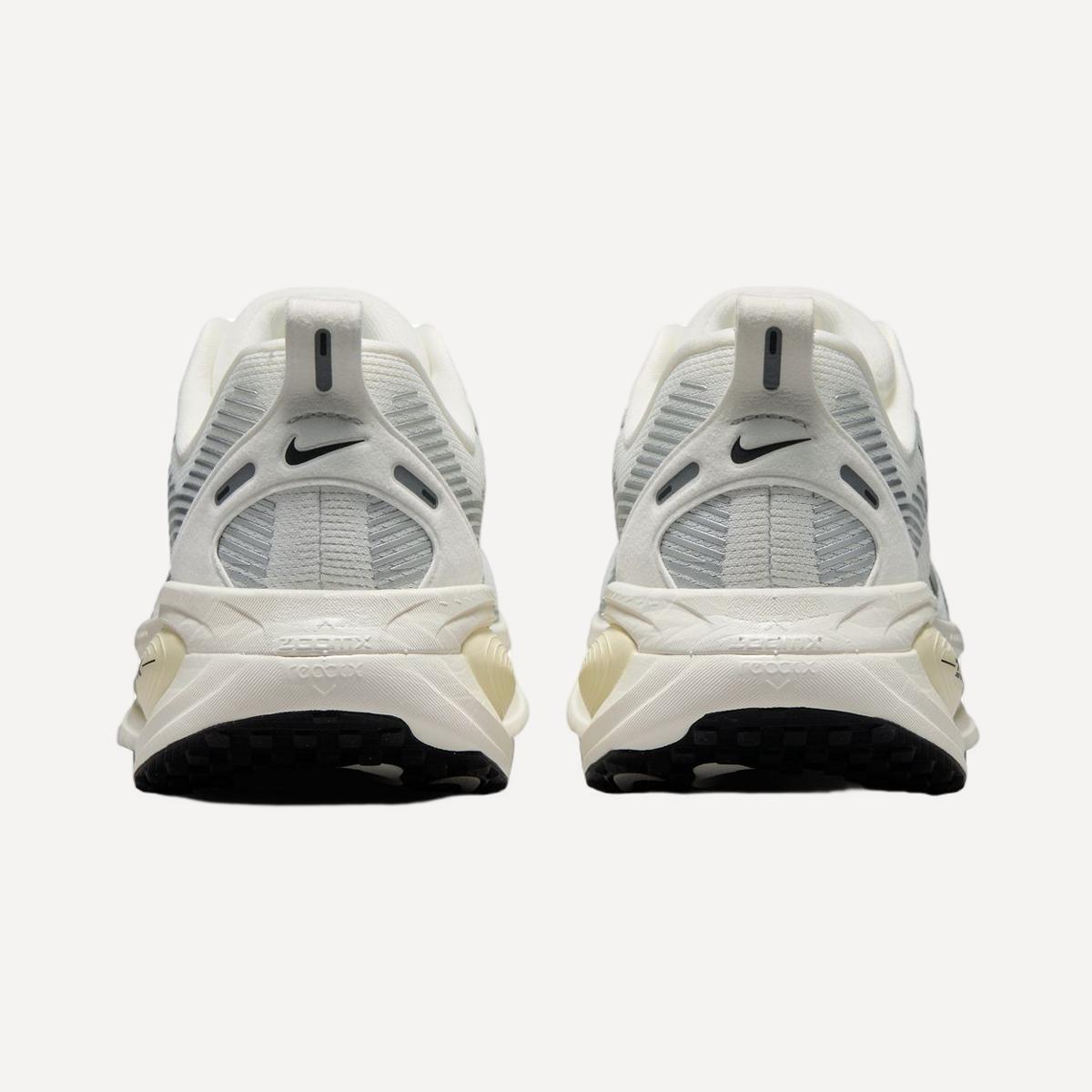 Sapatilhas de Running de Mulher W Vomero 18 Branco-2
