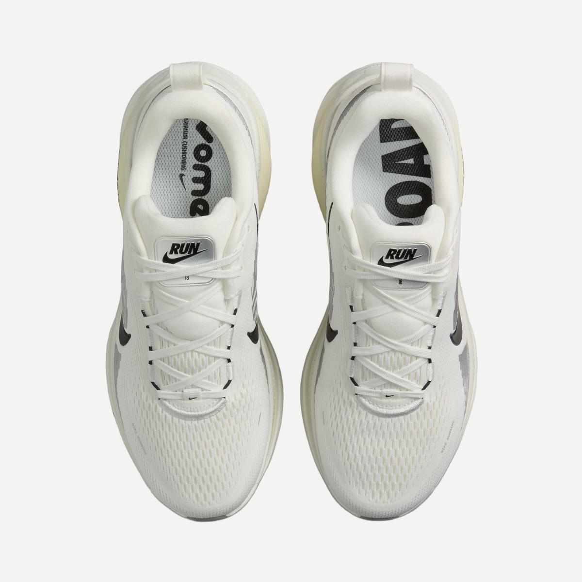 Sapatilhas de Running de Mulher W Vomero 18 Branco-4