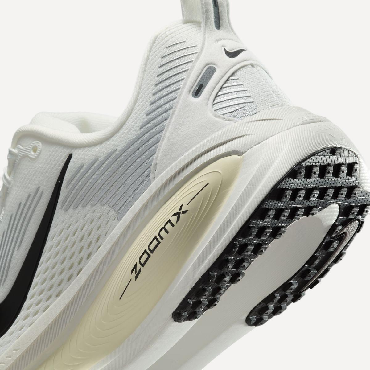 Sapatilhas de Running de Mulher W Vomero 18 Branco-13