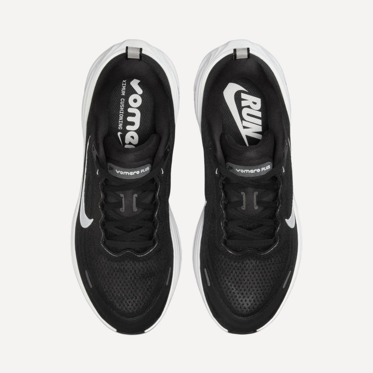 Sapatilhas de Running de Mulher W Vomero Plus Preto-4