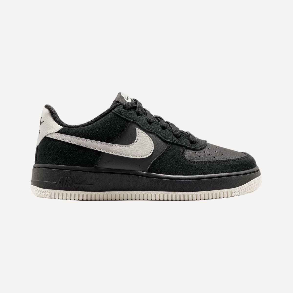 Imagem 0 de Sapatilhas Casual de Menino Air Force 1 LV8 2 (GS)