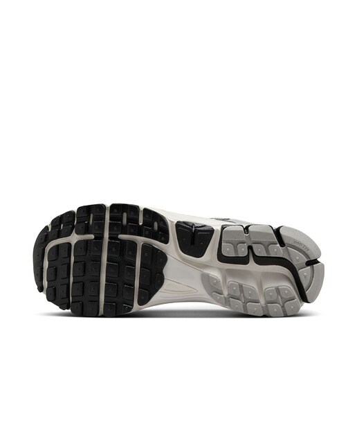 Sapatilhas de Mulher W Zoom Vomero 5 Branco / Preto-6
