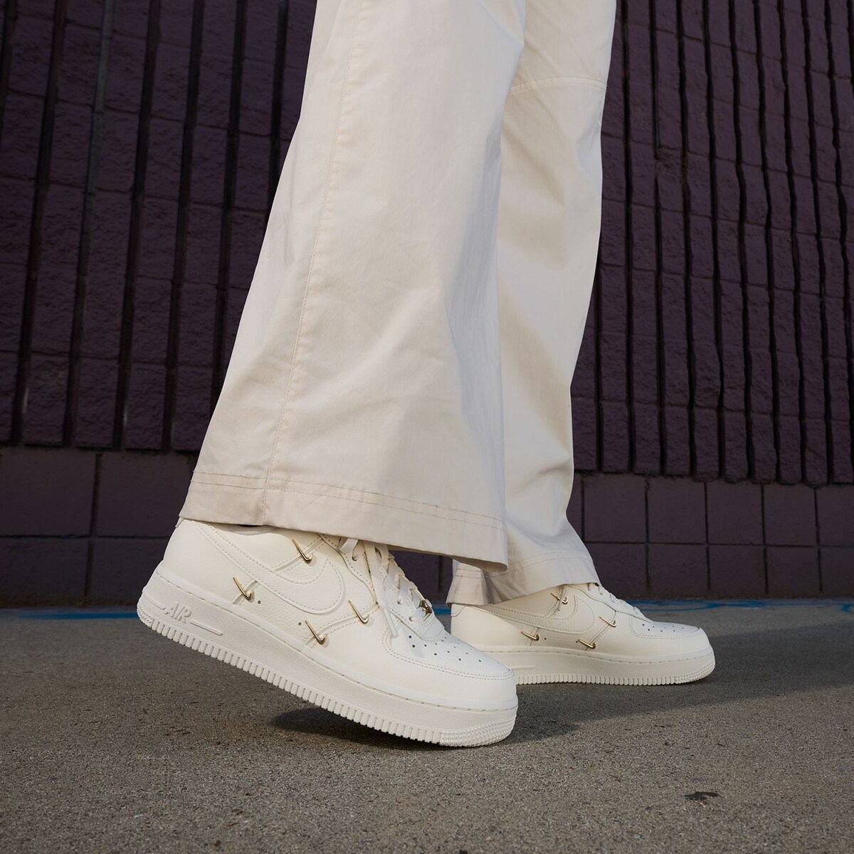 Sapatilhas Casual de Mulher Air Force 1 '07 LX Branco-8