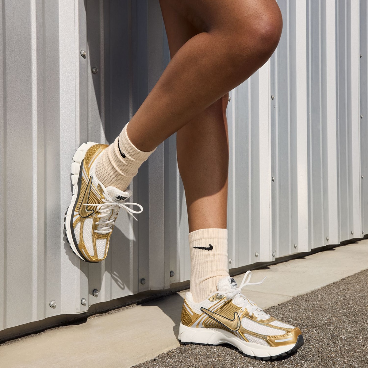 Sapatilhas Casual de Mulher Zoom Vomero 5 Gold Cinzento-10