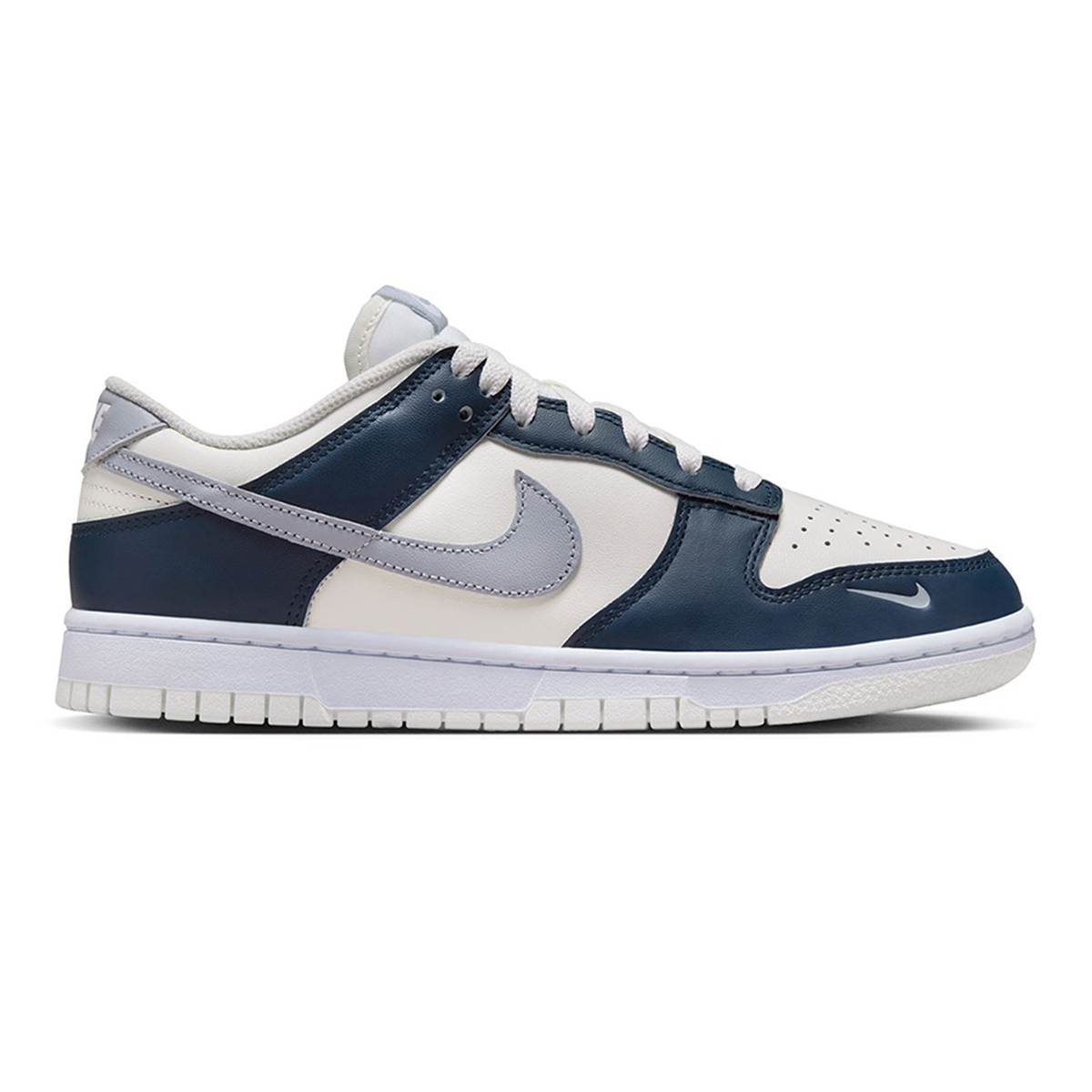 Imagem 0 de Sapatilhas casual de mulher Dunk Low Nike