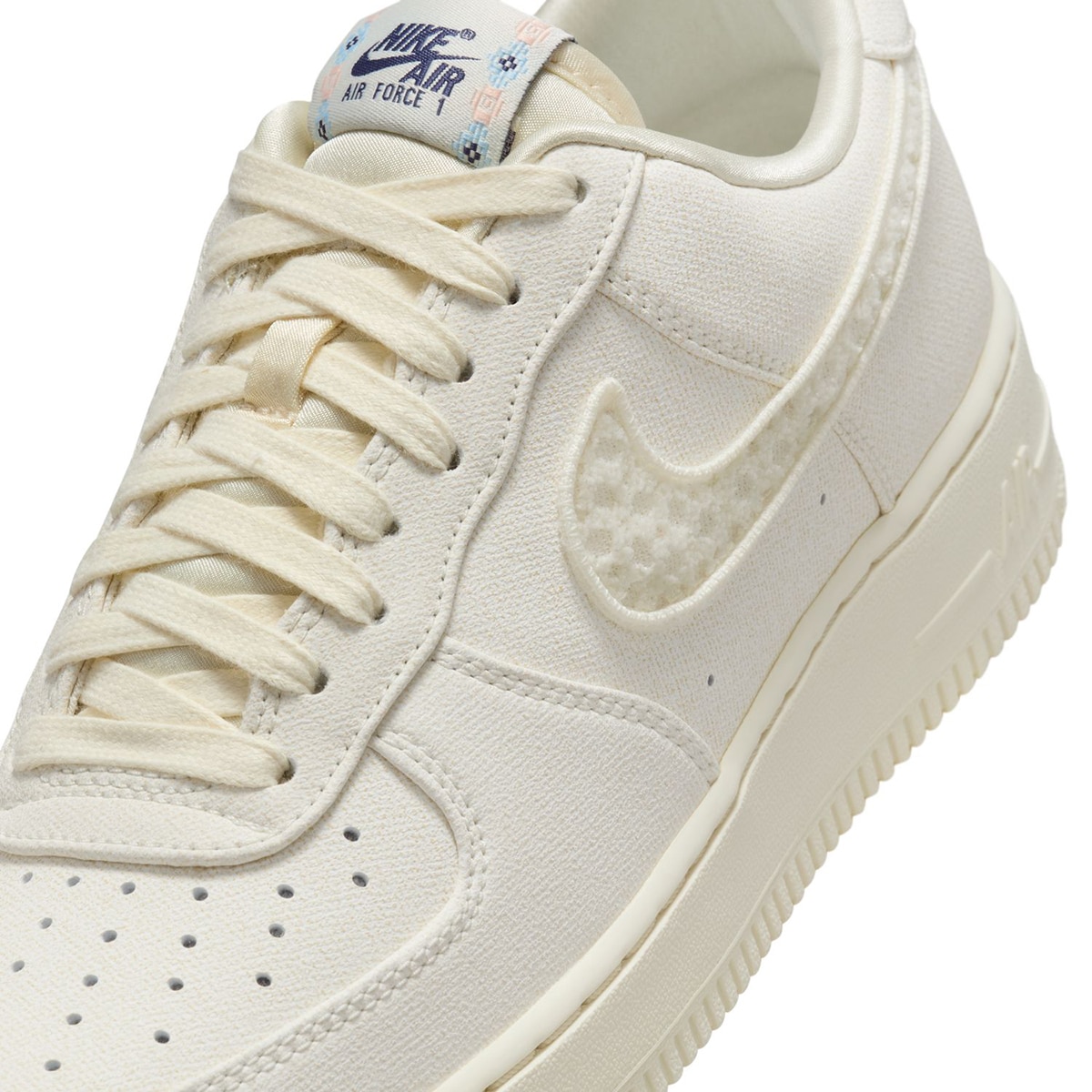Sapatilhas Casual de Mulher Wmns Air Force 1 '07 LX Preto-7
