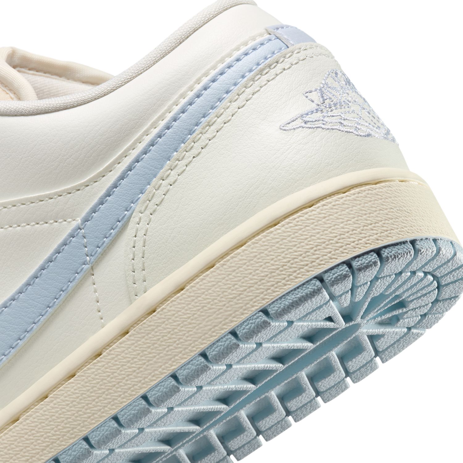 Sapatilhas Casual de Mulher WMNS Air Jordan 1 Low Branco-11