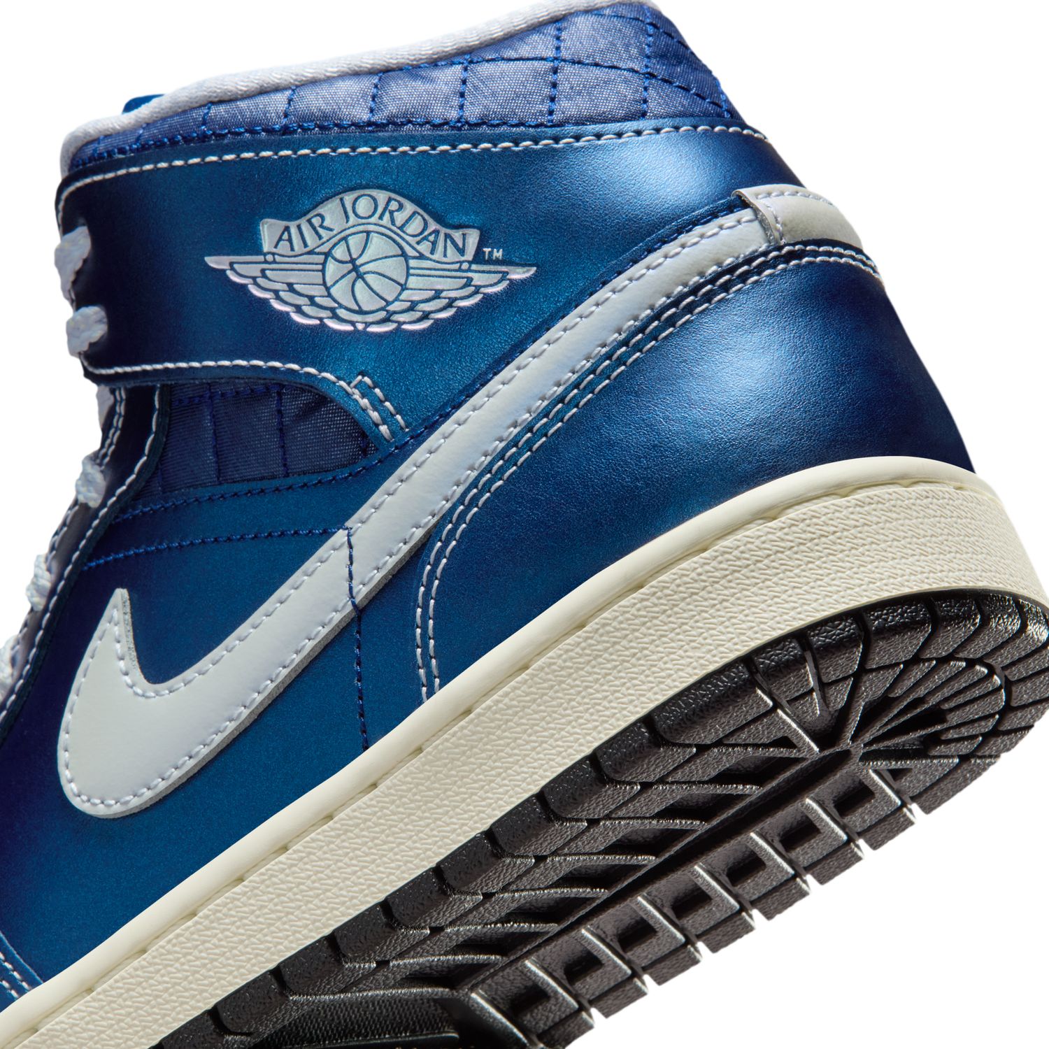Sapatilhas Casual de Mulher WMNS Air Jordan 1 Mid SE Preto-10