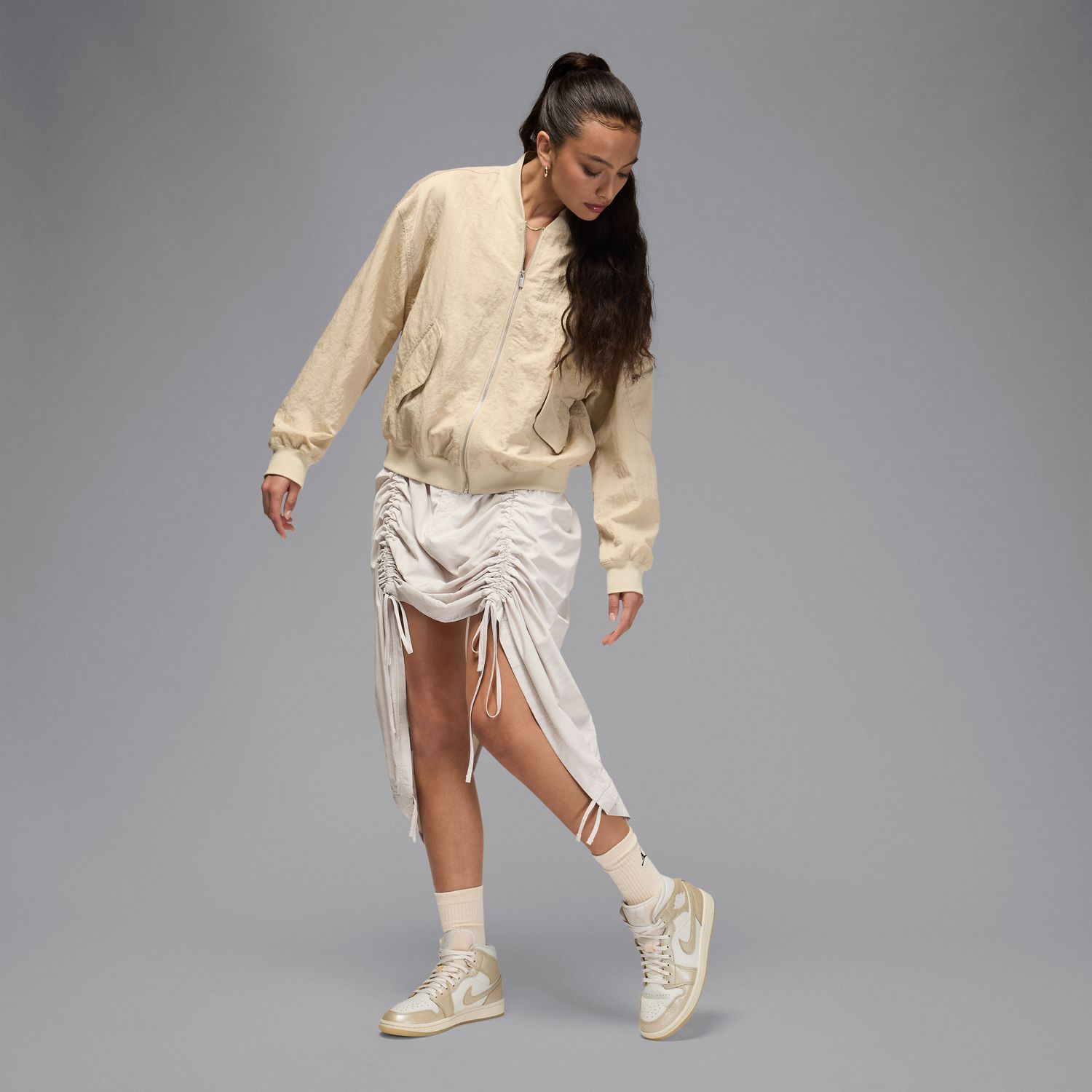 Sapatilhas Casual de Mulher WMNS Air Jordan 1 Mid SE Branco-13