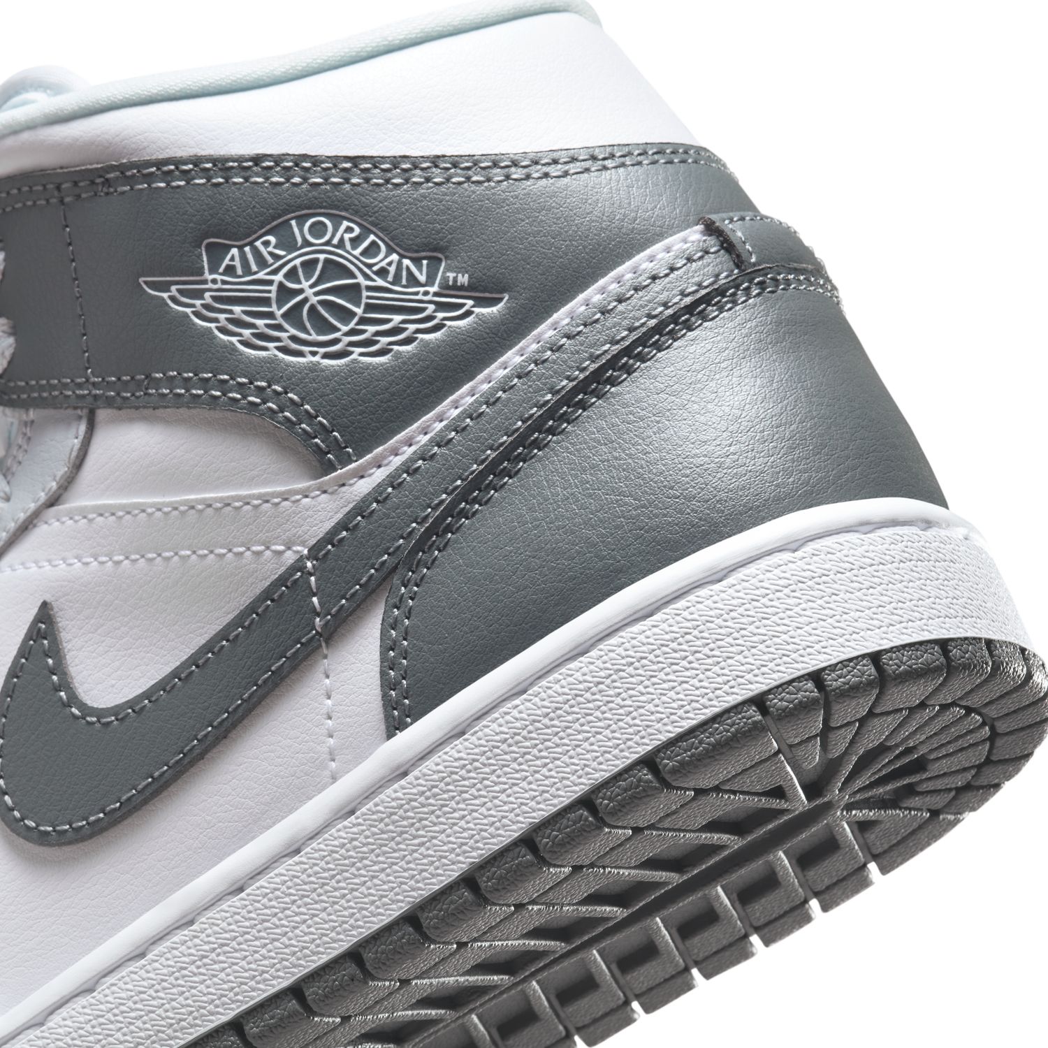 Sapatilhas Casual de Mulher WMNS Air Jordan 1 Mid Branco-11