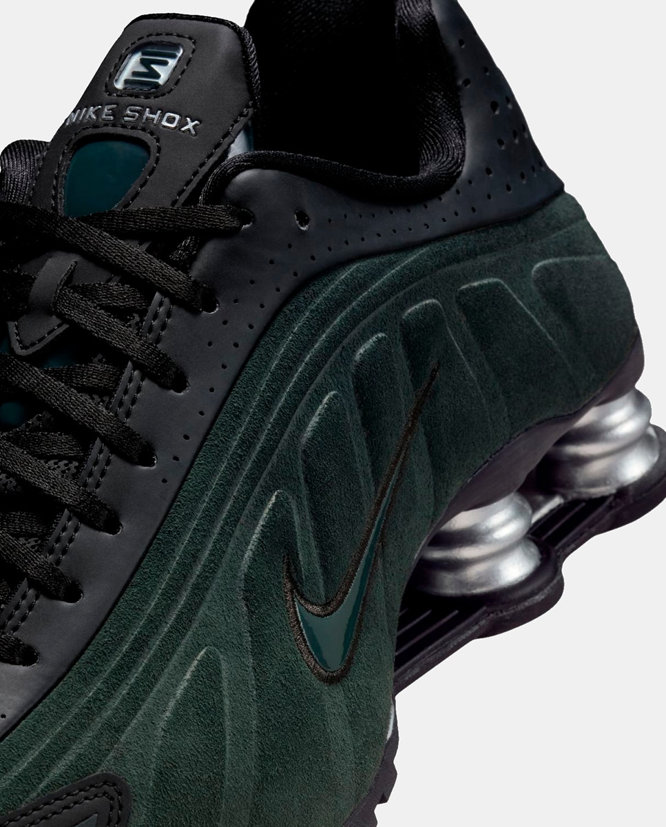 Sapatilhas Shox R4 de Mulher Preto-10
