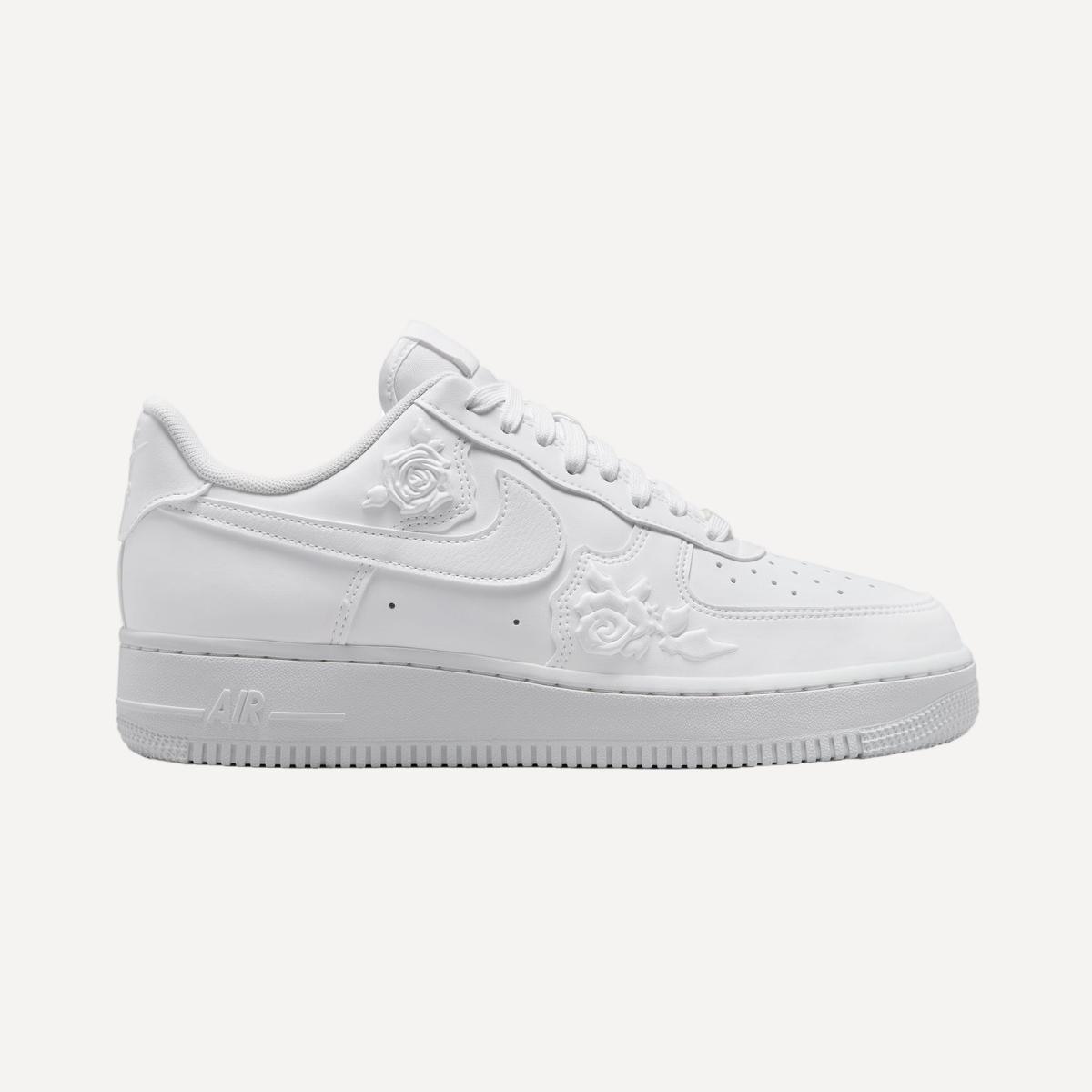 Sapatilhas Casual de Mulher WMNS Air Force 1 '07 Branco-1