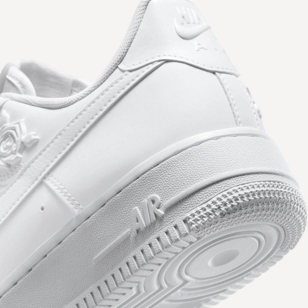 Sapatilhas Casual de Mulher WMNS Air Force 1 '07 Branco-10