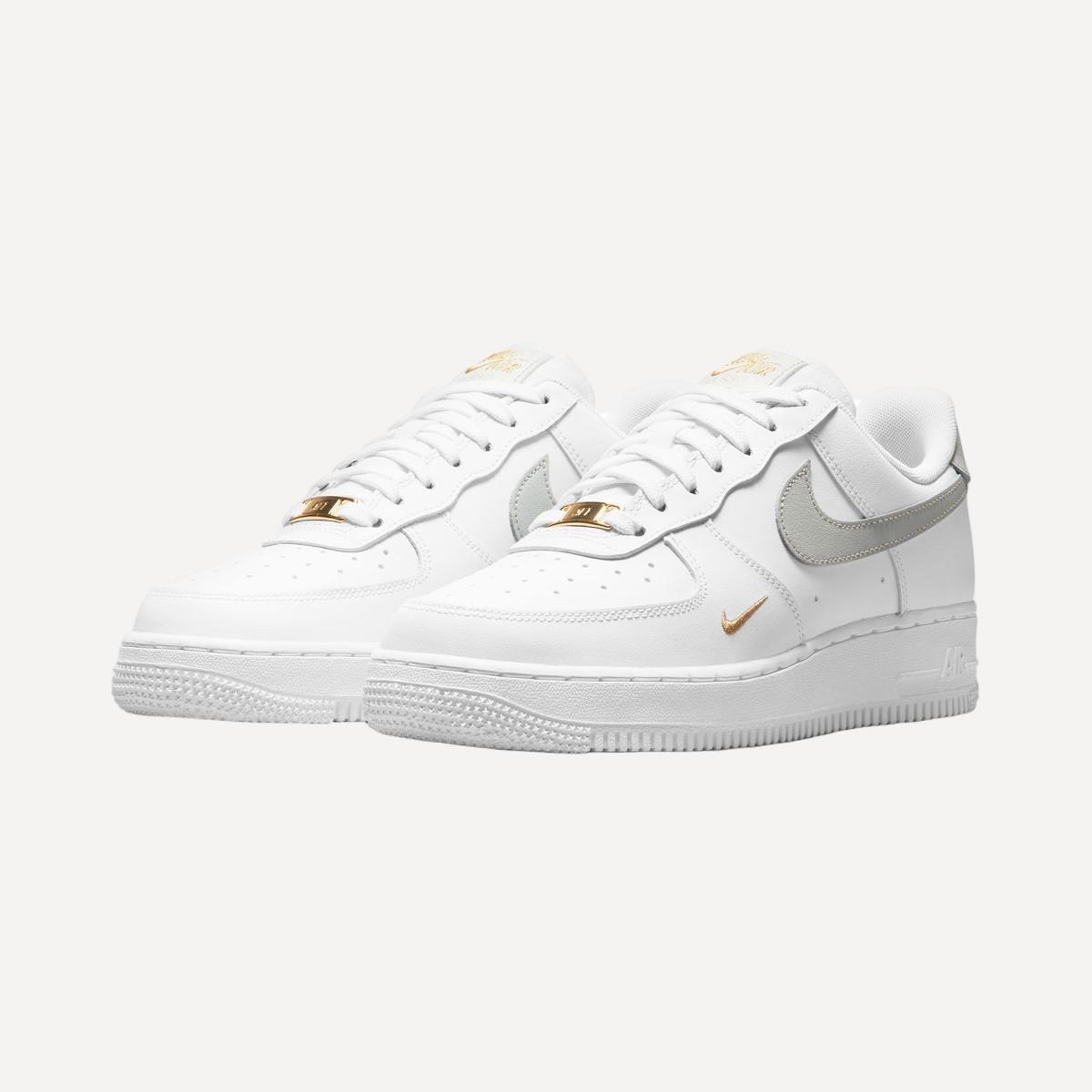 Sapatilhas Casual de Mulher Wmns Air Force 1 '07 ESS Branco-3