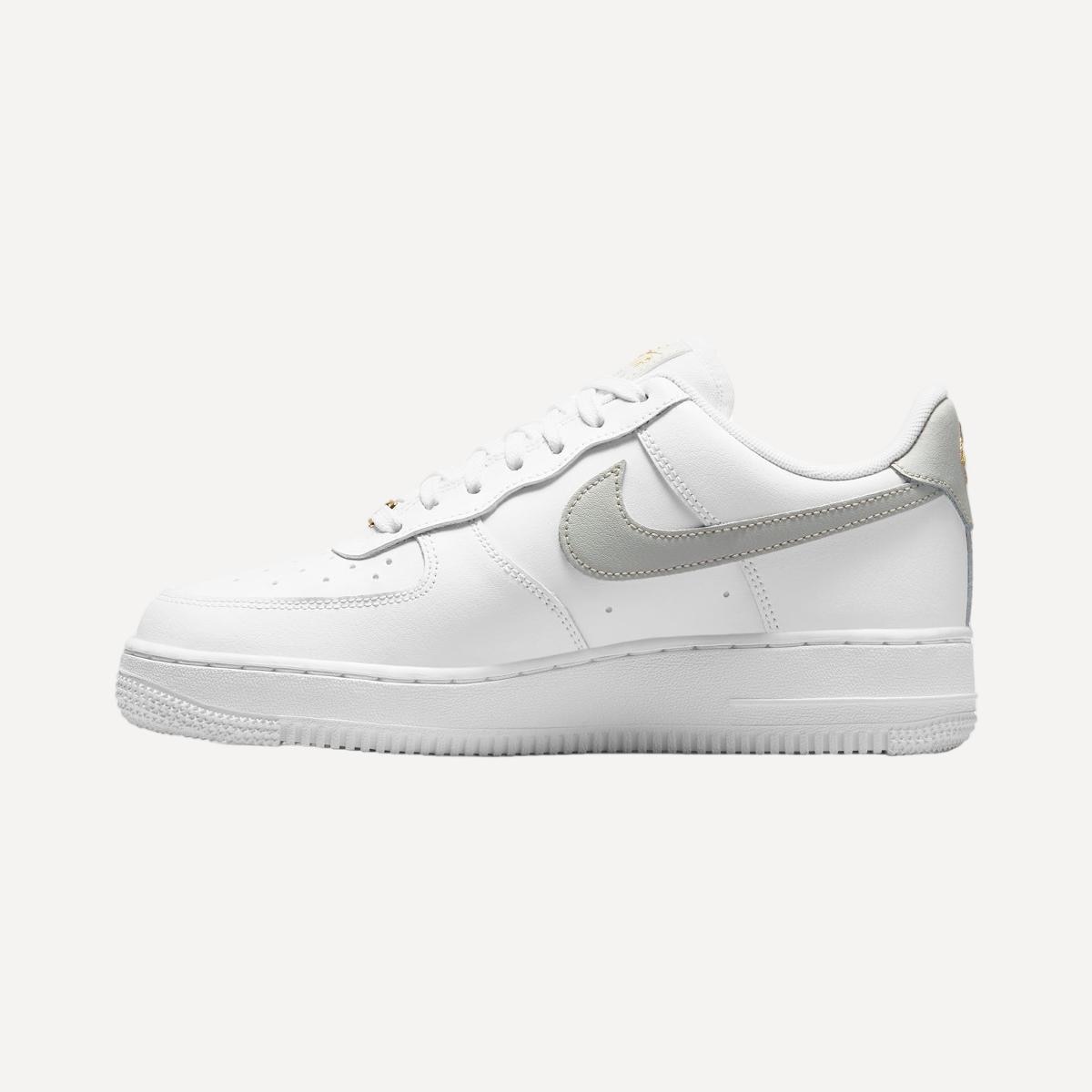 Sapatilhas Casual de Mulher Wmns Air Force 1 '07 ESS Branco-6