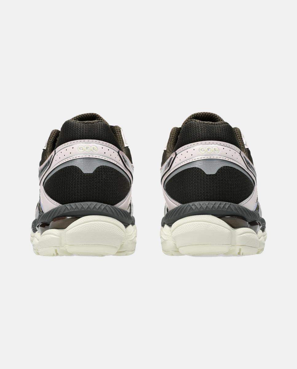 Sapatilhas Casual de Homem e Mulher GEL-CUMULUS 16 ASICS Preto / Cinzento-4