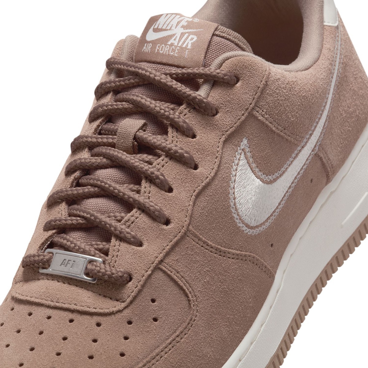 Sapatilhas Casual de Homem Air Force 1 '07 LV8 Castanho-7