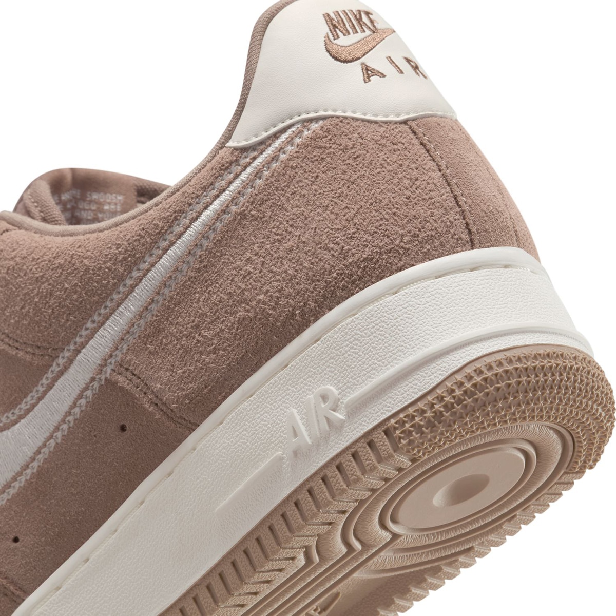 Sapatilhas Casual de Homem Air Force 1 '07 LV8 Castanho-8