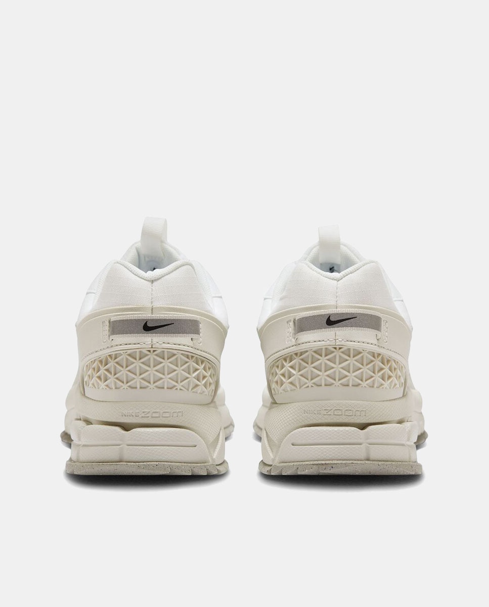 Sapatilhas Zoom Vomero Roam de Homem Branco-5