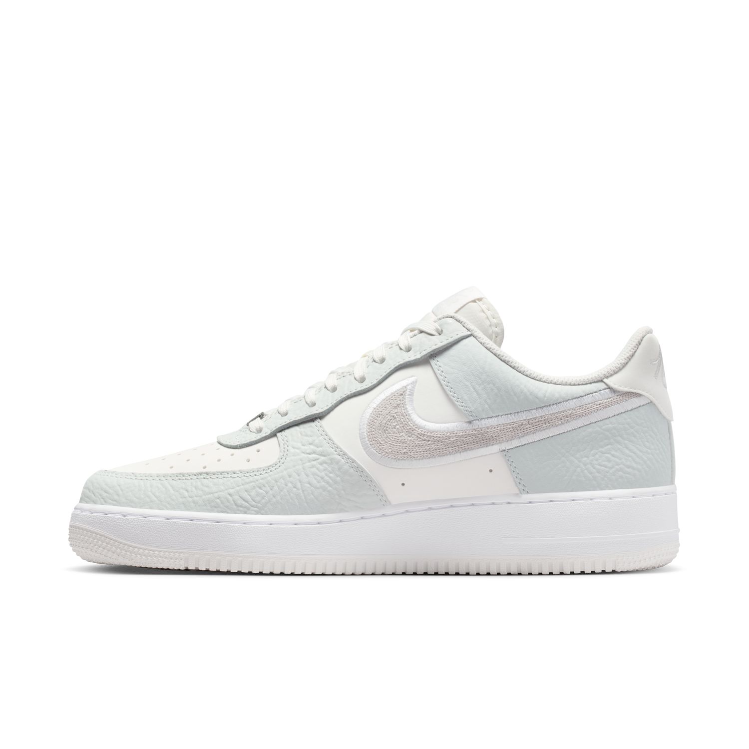 Sapatilhas Casual de Homem Air Force 1 '07 LV8 Branco-6