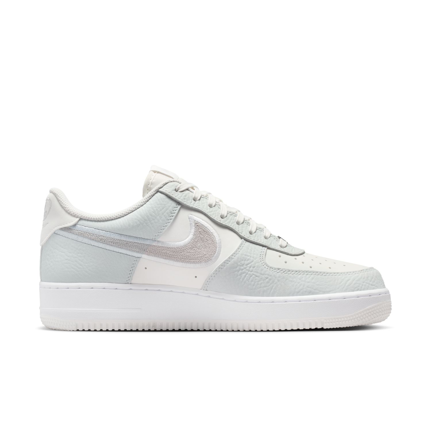 Sapatilhas Casual de Homem Air Force 1 '07 LV8 Branco-7