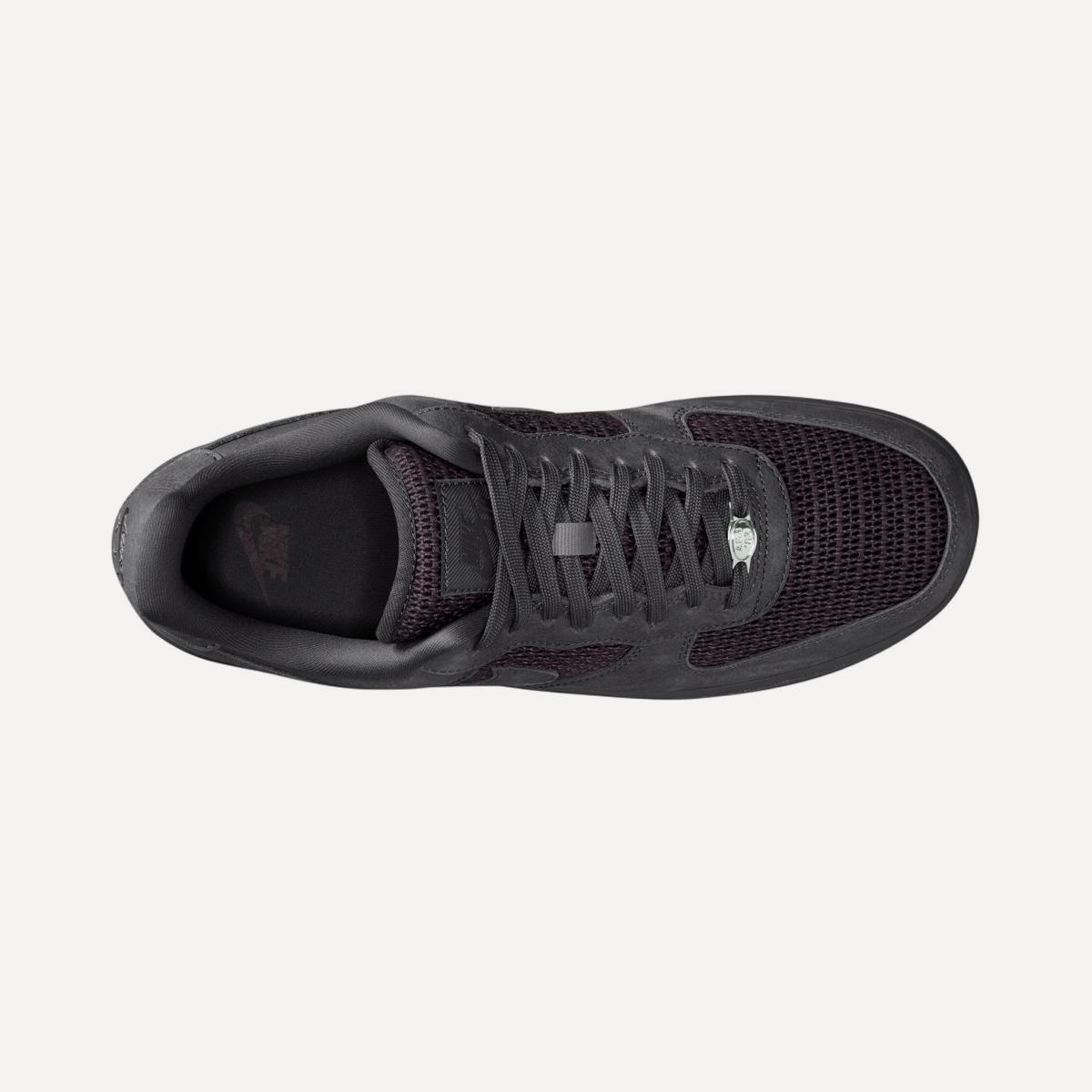 Sapatilhas Casual de Homem Air Force 1 '07 LV8 Preto-3
